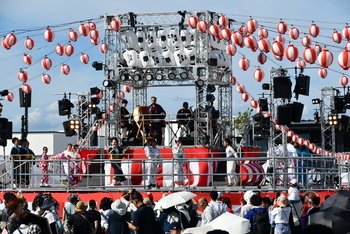 交流盆踊り全体(引き)