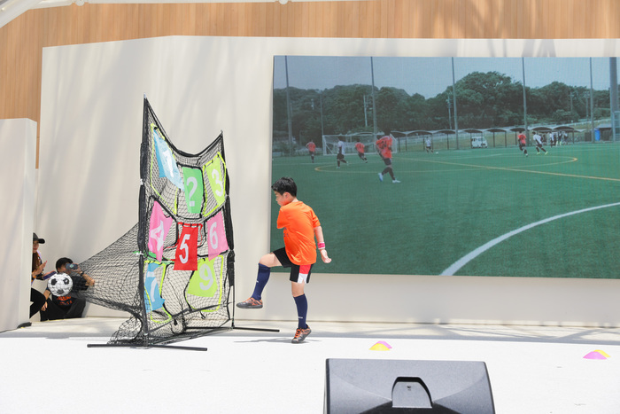 写真：知的障がい者サッカークラブ　LAZZO　パフォーマンス1