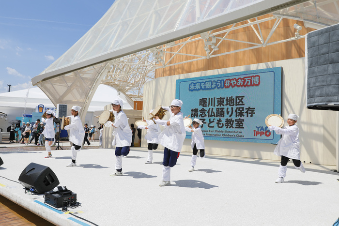 写真：曙川東地区講念仏踊り保存子ども教室パフォーマンス2