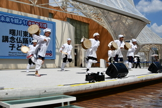 講念仏踊りのパフォーマンス