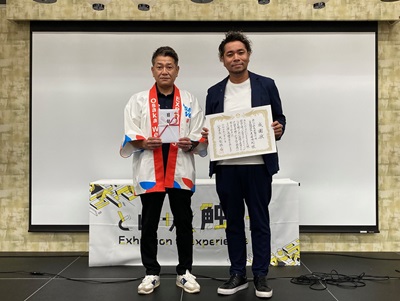 写真：大松市長　什器寄贈にかかる感謝状贈呈式【株式会社友安製作所様】での様子　8月22日