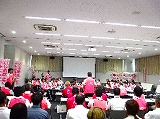 サミットを参観しての感想を八尾市長が中学生に話している写真