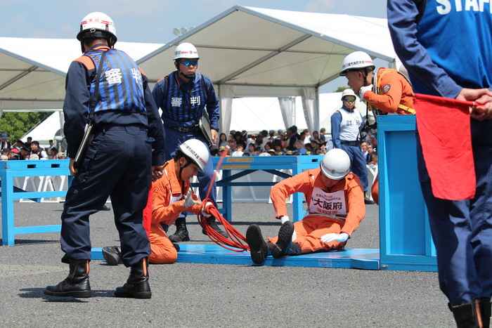 写真：ほふく救出訓練5