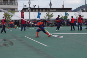 写真：小型ポンプ操法の様子3