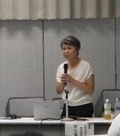 講義をしている講師の写真