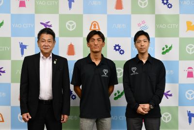 写真：大松市長　表敬訪問【黒田斗真選手(キックボクシング)】での様子　9月16日