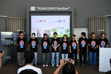 発表を行った9人の中学生