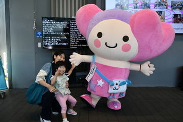 キャラクターとお母さんと女の子