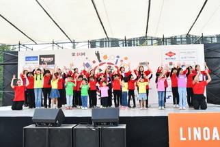 ハミール合唱団のステージ