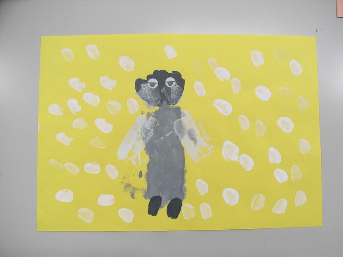 個人作品　28　雪ふってる中 まがおのペンギン