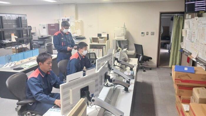 指令センターで他機関との調整