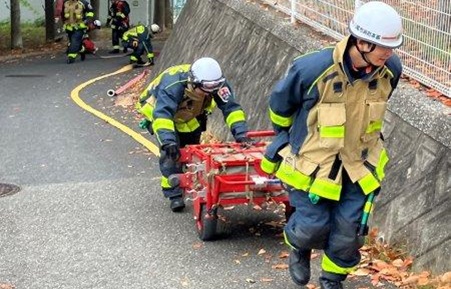 火点へ向けホース延長