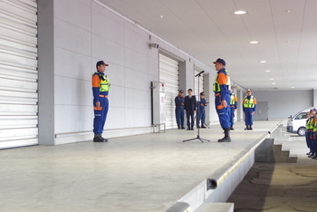 山中方面隊長が決意表明をしています