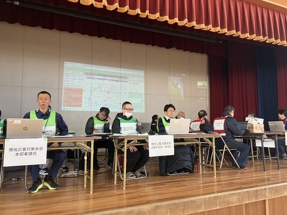 現地災害対策本部の様子の写真