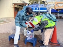 応急給水訓練の様子の写真