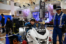 白バイ乗車体験の様子