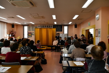 写真:女性教育講演会の様子
