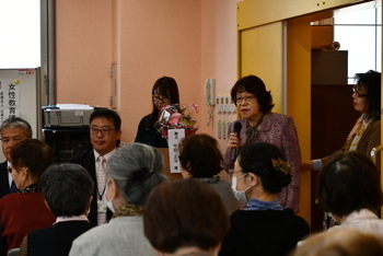 写真:八尾市女性団体連合会の会長のあいさつ