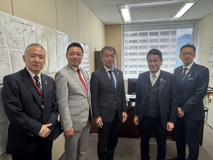 官房審議官との写真