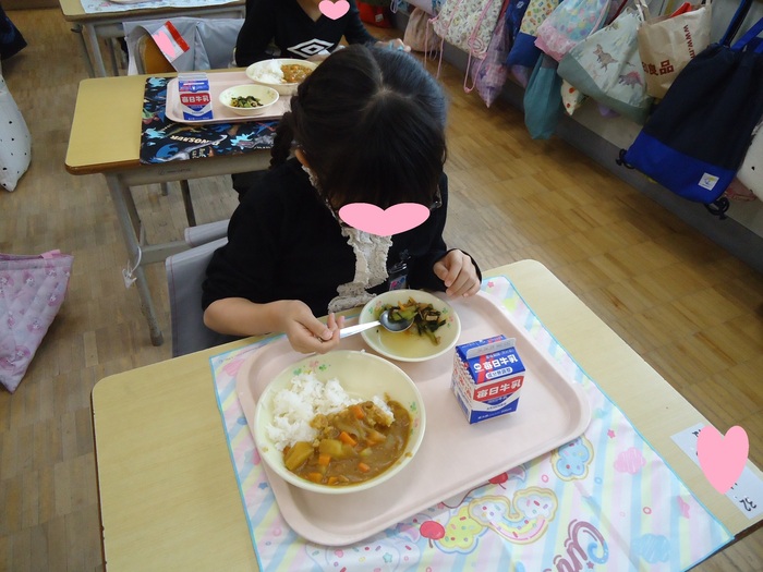 1年生、初めての給食