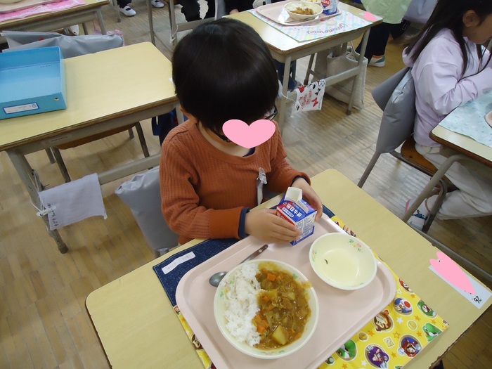 1年生、初めての給食