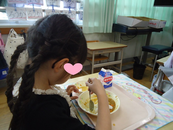 1年生、初めての給食