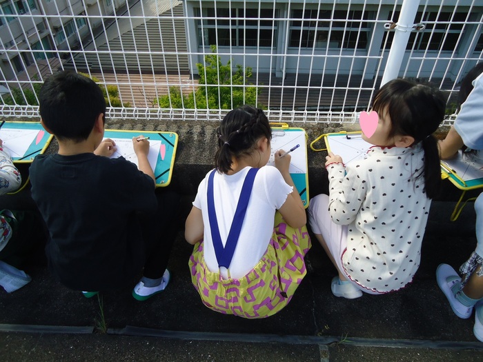 3年生、屋上から学校の周りの風景を見てきたよ