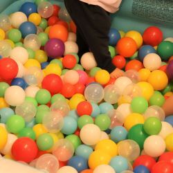 お祭りボールプール