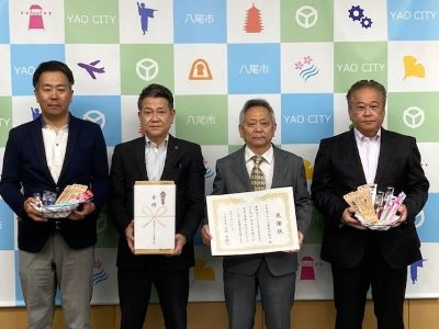 大松市長 歯ブラシ寄贈にかかる感謝状贈呈式【全日本ブラシ工業協同組合様】令和8年6月1日での様子