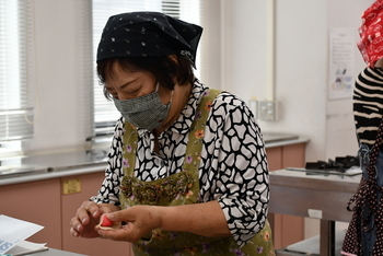 練切で練切を包む参加者