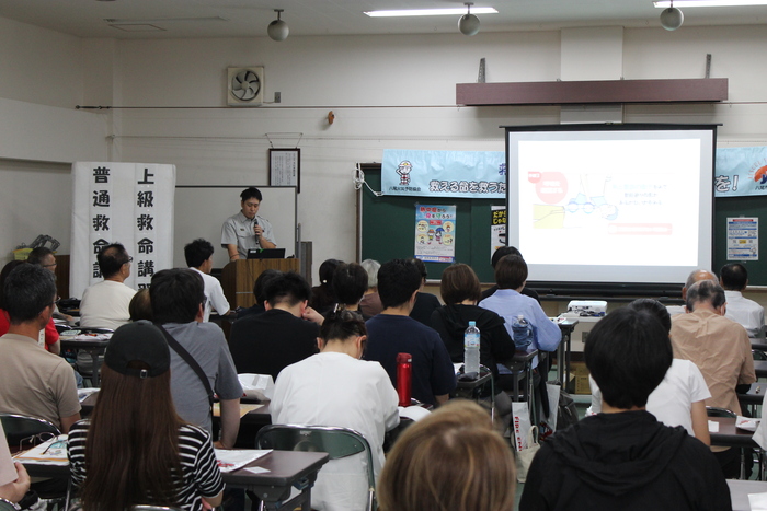 写真：普通救命講習の様子3