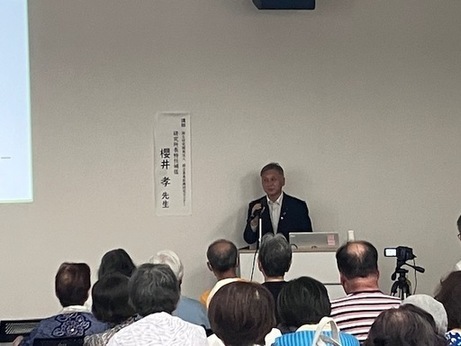 写真：挨拶をする副市長