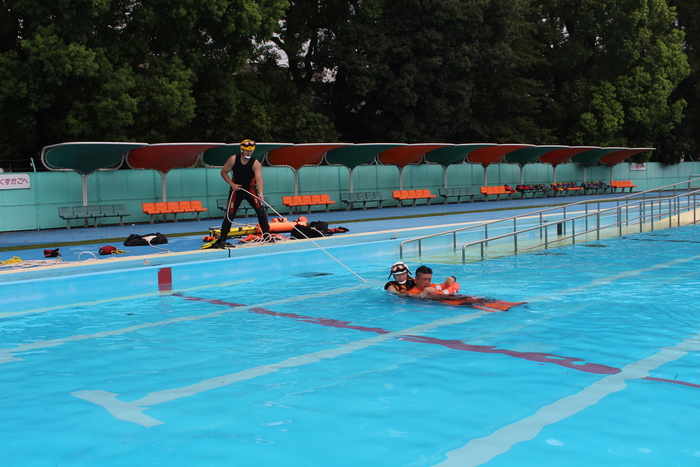 写真:水難救助訓練3