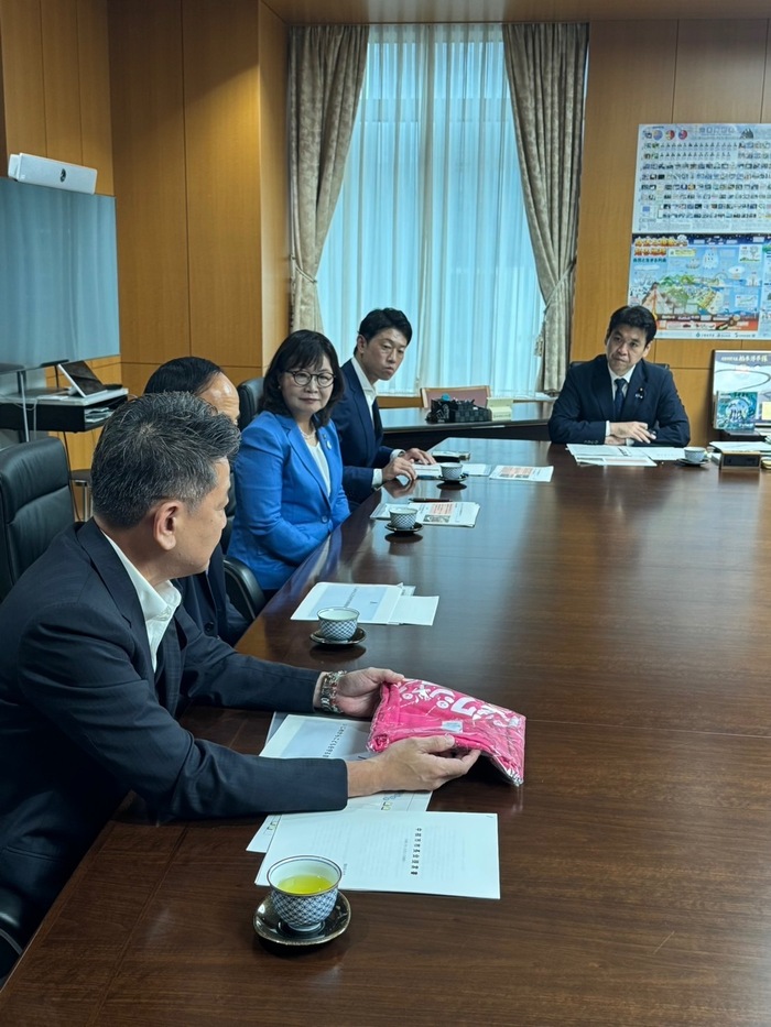松本文部科学大臣との面談の様子