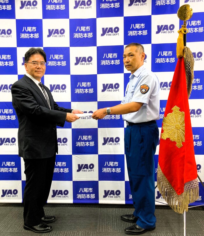 八尾市長感謝状贈呈の様子